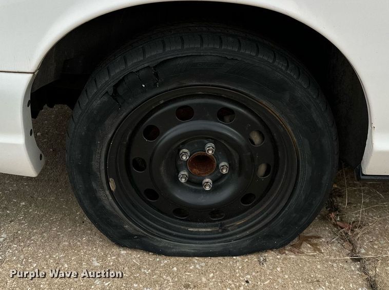 image for item NQ9311 2004 Ford Crown Victoria Police Interceptor