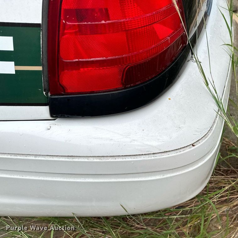 image for item NQ9312 2007 Ford Crown Victoria Police Interceptor