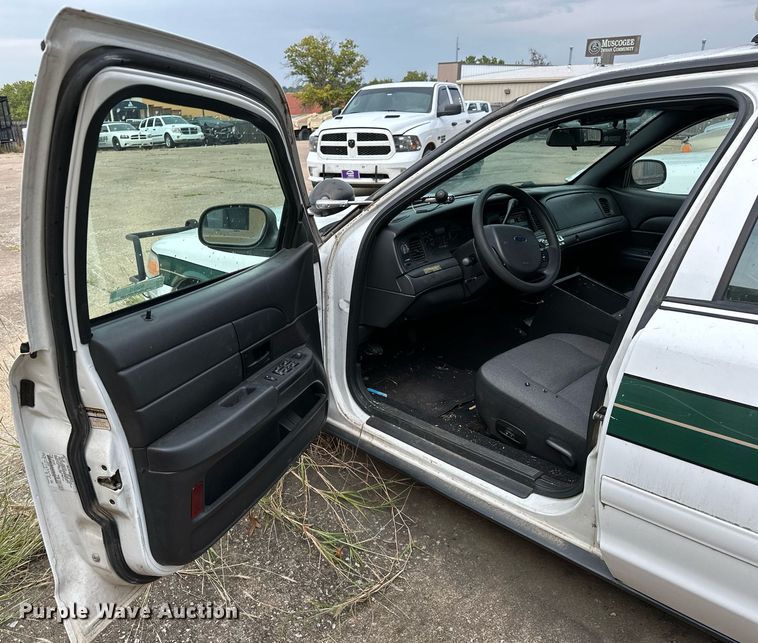 image for item NQ9312 2007 Ford Crown Victoria Police Interceptor