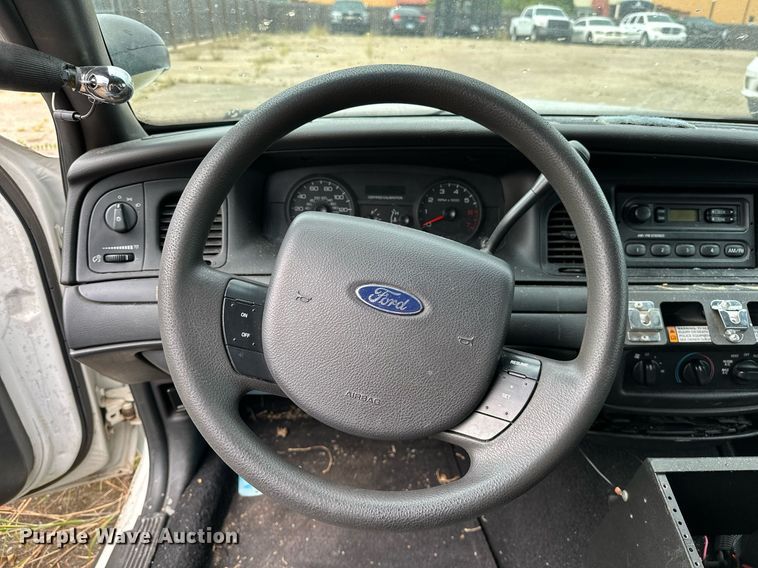 image for item NQ9312 2007 Ford Crown Victoria Police Interceptor