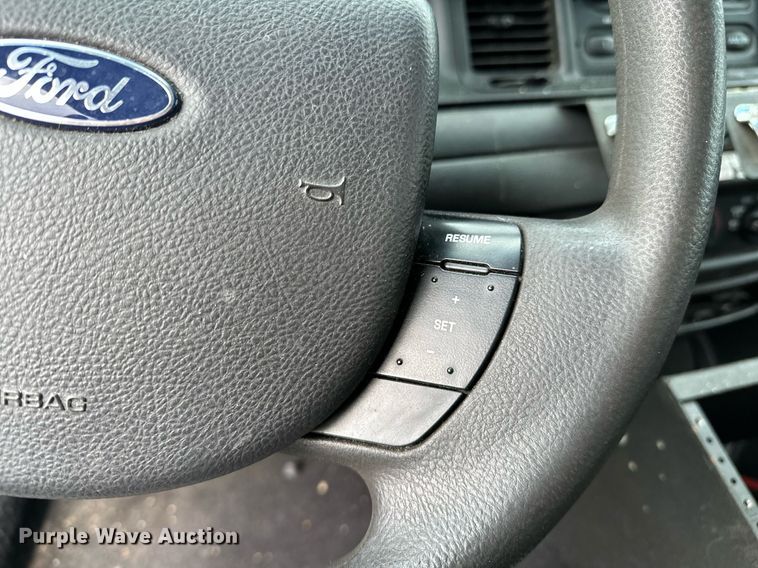 image for item NQ9312 2007 Ford Crown Victoria Police Interceptor