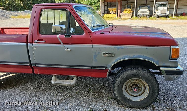 image for item NT9980 1991 Ford F250  pickup truck