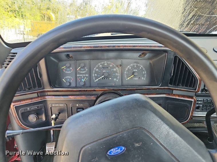 image for item NT9980 1991 Ford F250  pickup truck