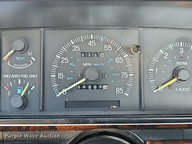 image for item NT9980 1991 Ford F250  pickup truck