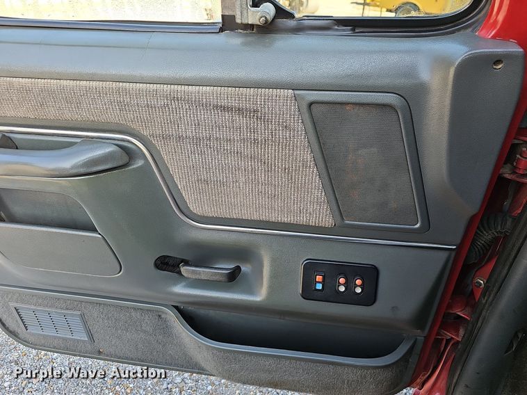image for item NT9980 1991 Ford F250  pickup truck