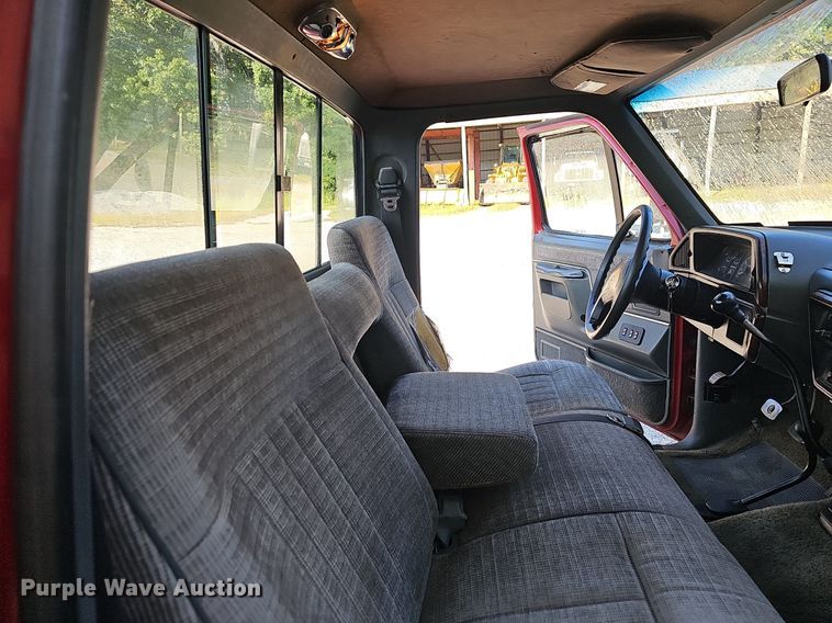 image for item NT9980 1991 Ford F250  pickup truck