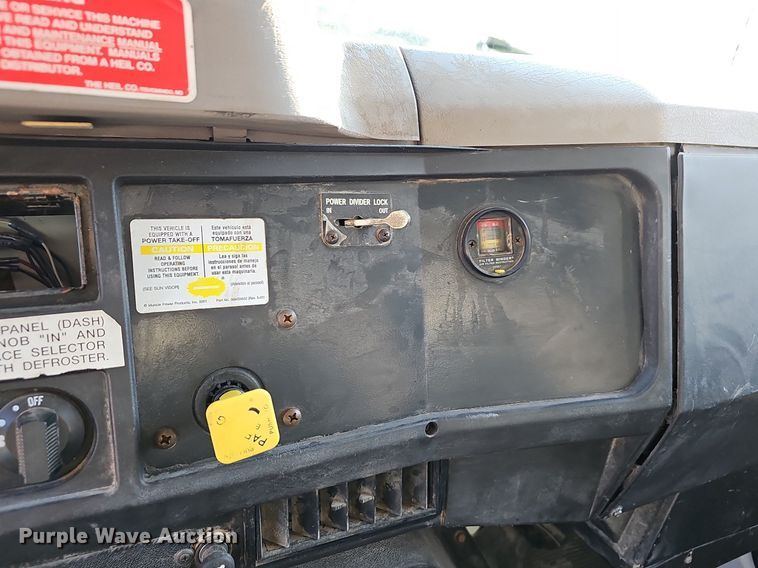 image for item NT9981 2003 International 2574  dump truck