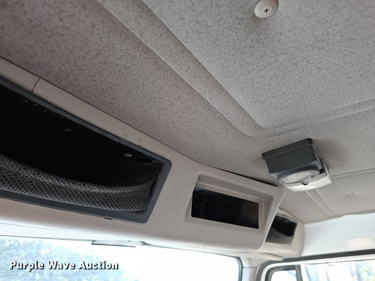 image for item NT9981 2003 International 2574  dump truck