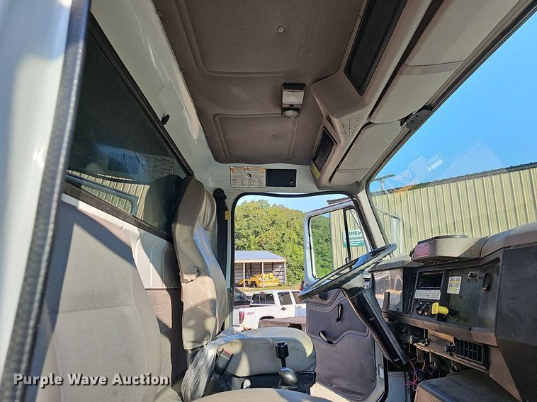 image for item NT9981 2003 International 2574  dump truck