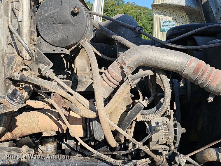 image for item NT9981 2003 International 2574  dump truck