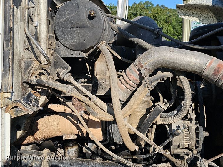 image for item NT9981 2003 International 2574  dump truck