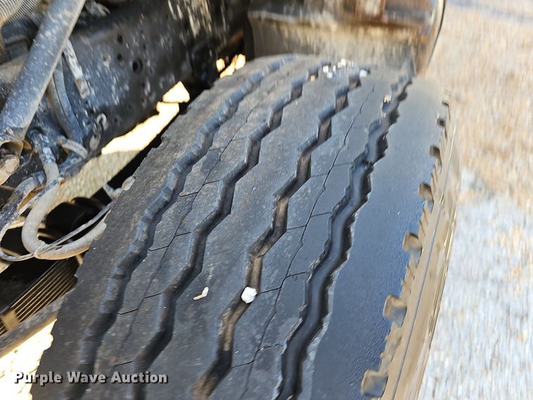 image for item NT9981 2003 International 2574  dump truck