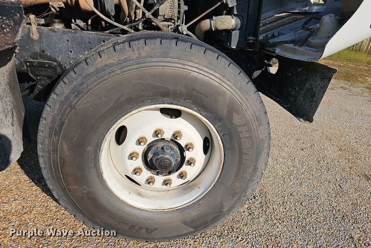 image for item NT9981 2003 International 2574  dump truck