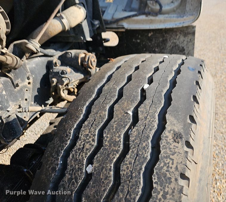 image for item NT9981 2003 International 2574  dump truck