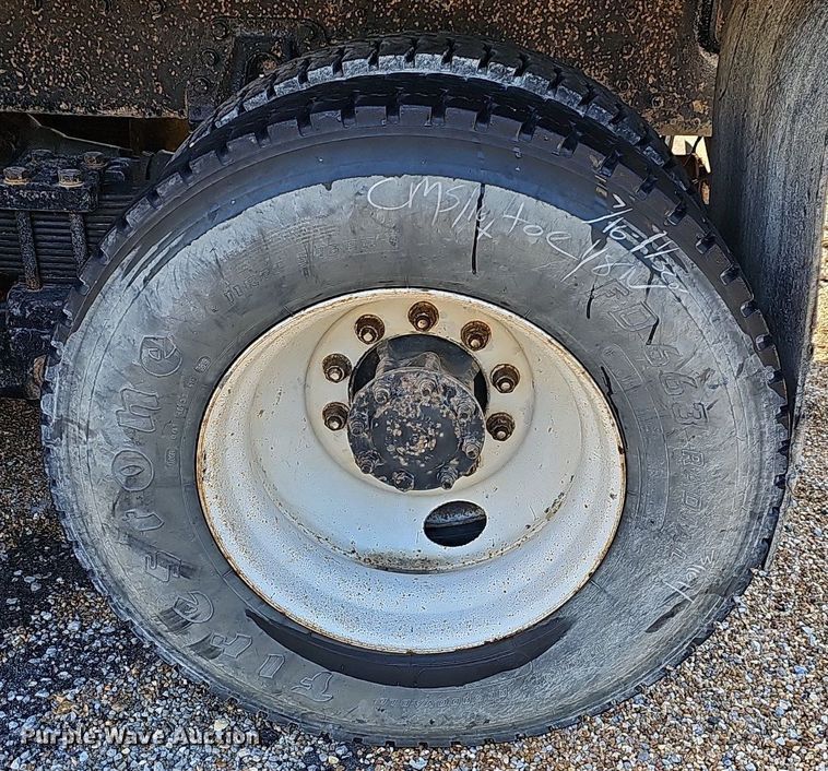 image for item NT9981 2003 International 2574  dump truck