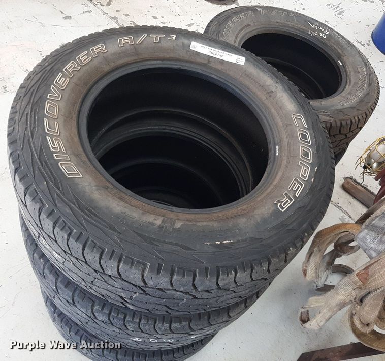 image for item NV9292 (7) 245/70R17 Cooper Discoverer A/T tires