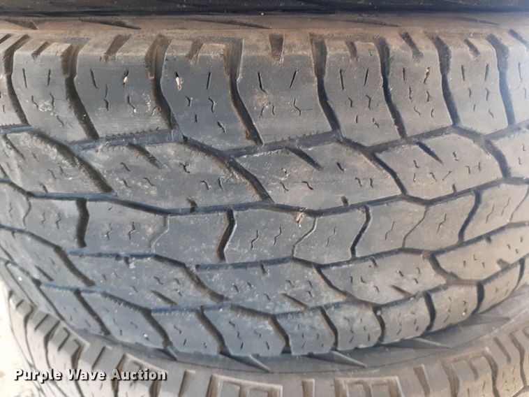 image for item NV9292 (7) 245/70R17 Cooper Discoverer A/T tires