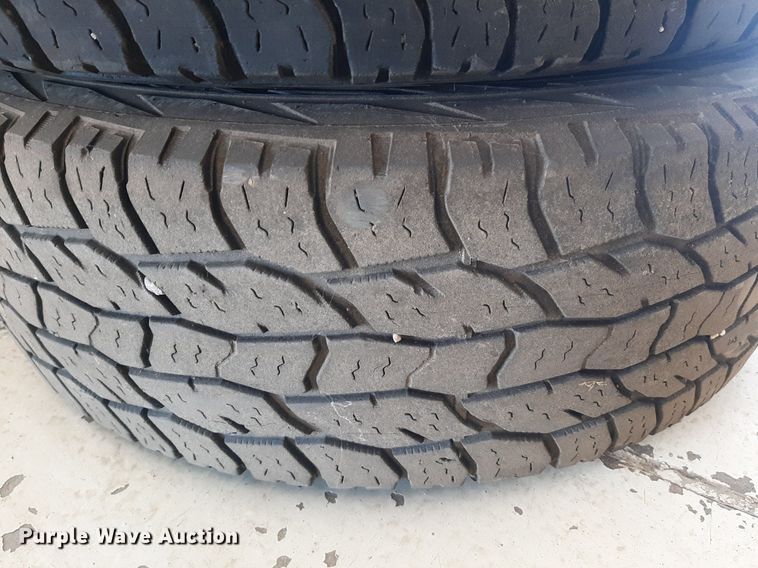 image for item NV9292 (7) 245/70R17 Cooper Discoverer A/T tires