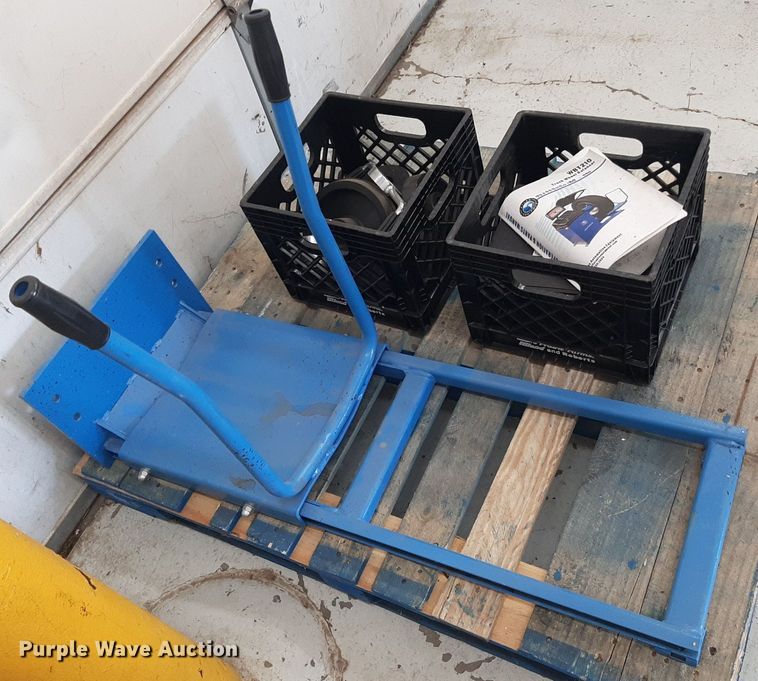 image for item NV9293 2019 Atlas Equipment WBT-210 tire balancer