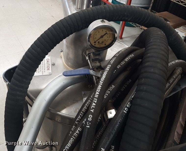 image for item NV9296 Nilfisk-Advance EXP1-75A compressed air vacuum