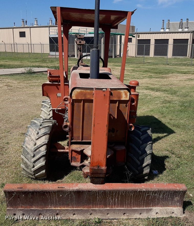 image for item NV9297 Ditch Witch R40  trencher