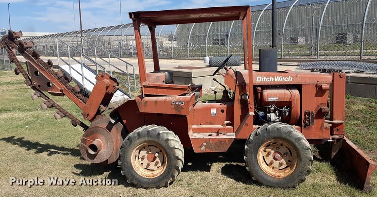 image for item NV9297 Ditch Witch R40  trencher