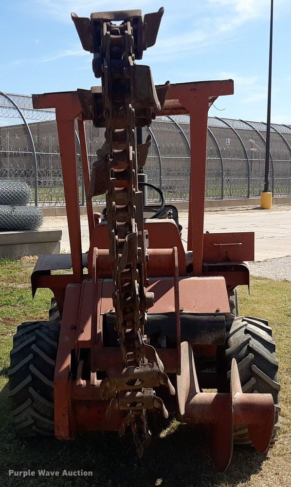 image for item NV9297 Ditch Witch R40  trencher
