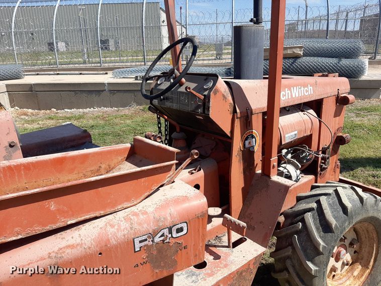 image for item NV9297 Ditch Witch R40  trencher