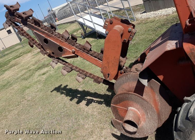 image for item NV9297 Ditch Witch R40  trencher