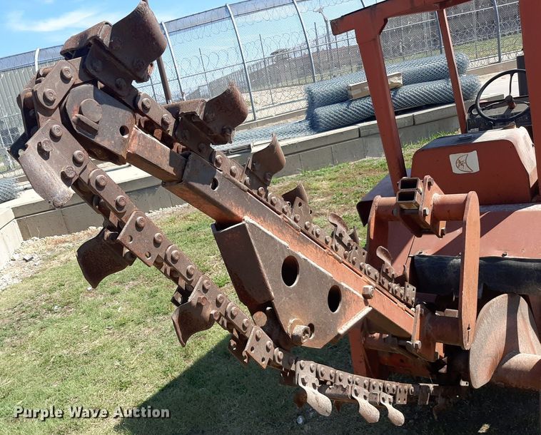 image for item NV9297 Ditch Witch R40  trencher