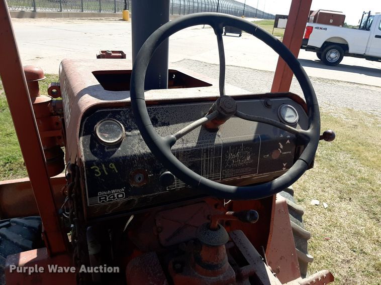 image for item NV9297 Ditch Witch R40  trencher