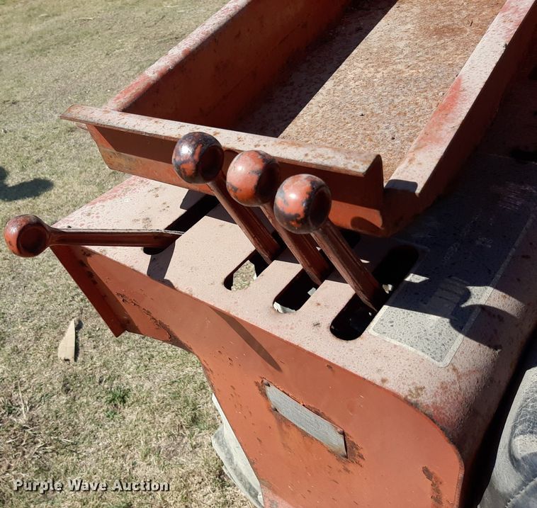 image for item NV9297 Ditch Witch R40  trencher