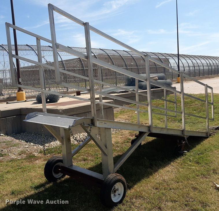 image for item NV9298 B&P Manufacturing loading ramp