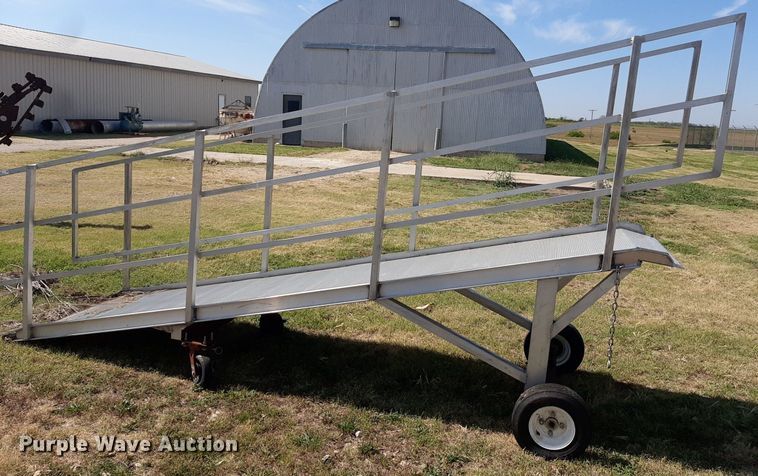 image for item NV9298 B&P Manufacturing loading ramp