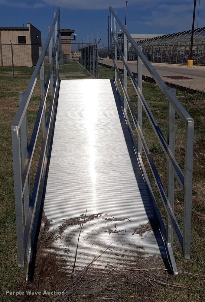 image for item NV9298 B&P Manufacturing loading ramp