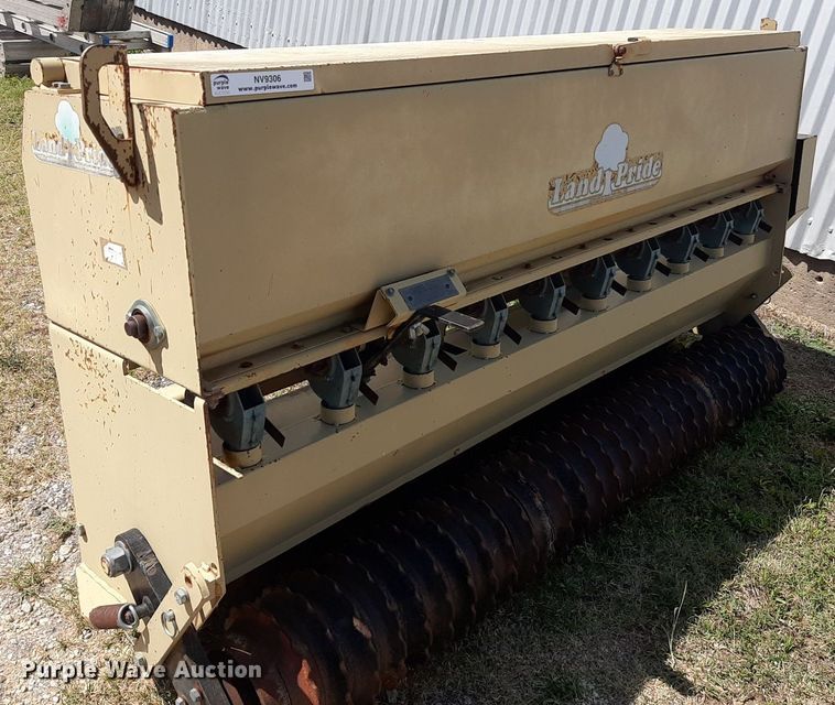 image for item NV9306 Land Pride PS1572  seeder