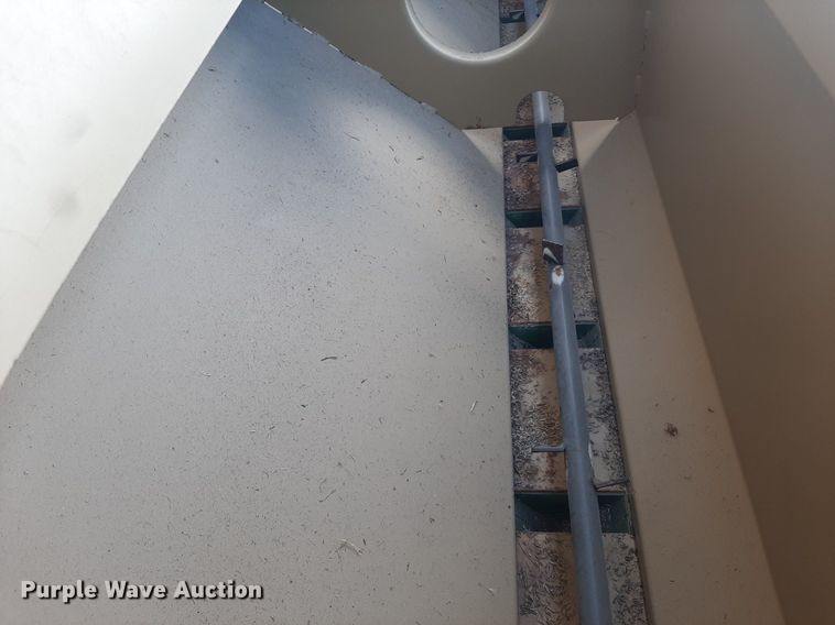 image for item NV9306 Land Pride PS1572  seeder