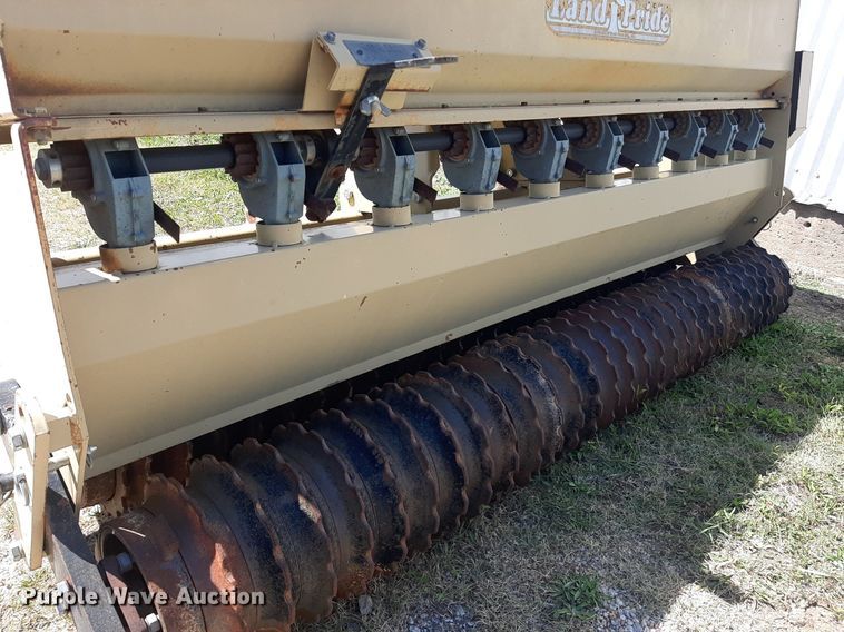 image for item NV9306 Land Pride PS1572  seeder