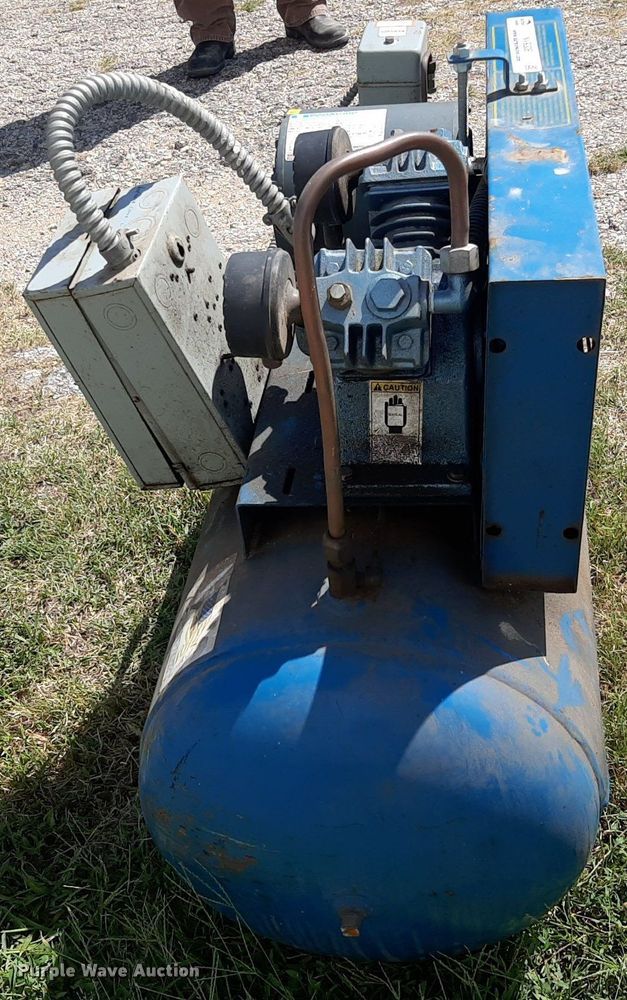 image for item NV9308 Emglo F34S-30S  air compressor