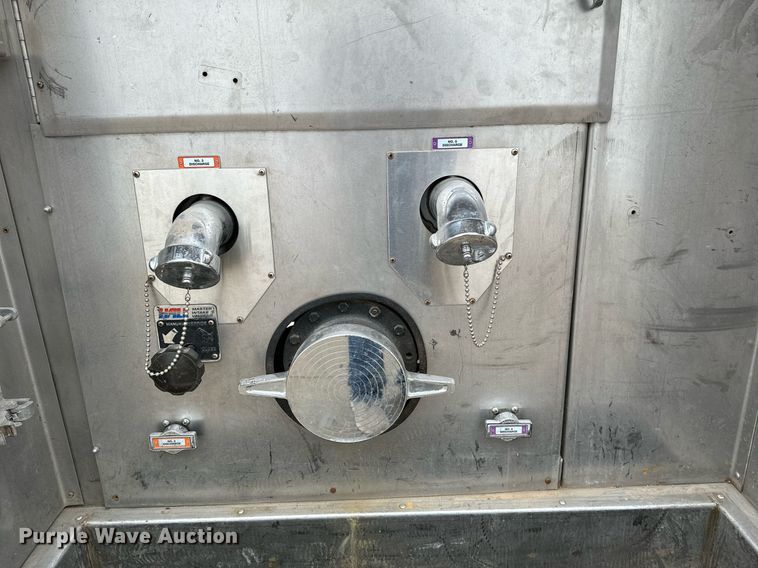 image for item NX9737 1999 Freightliner FL106  pumper fire truck