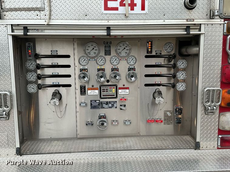 image for item NX9737 1999 Freightliner FL106  pumper fire truck