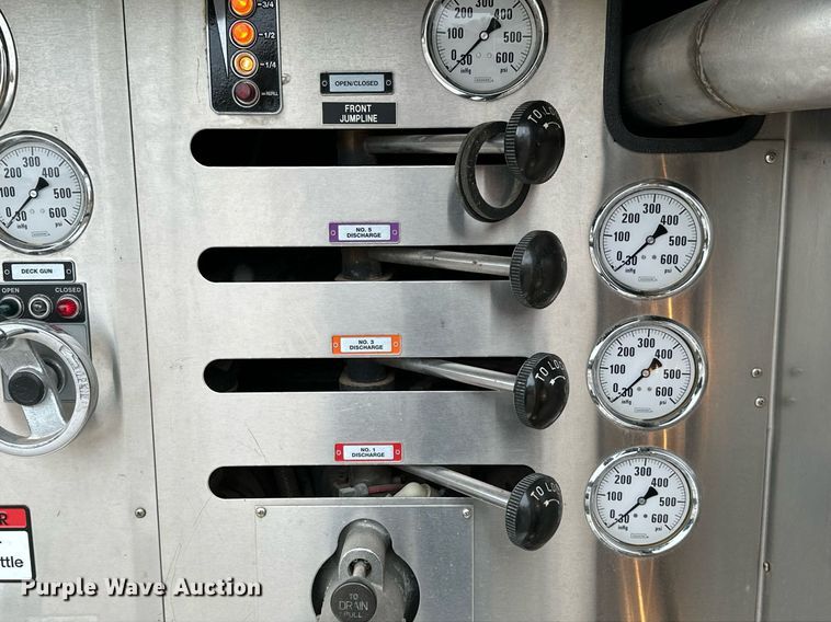 image for item NX9737 1999 Freightliner FL106  pumper fire truck