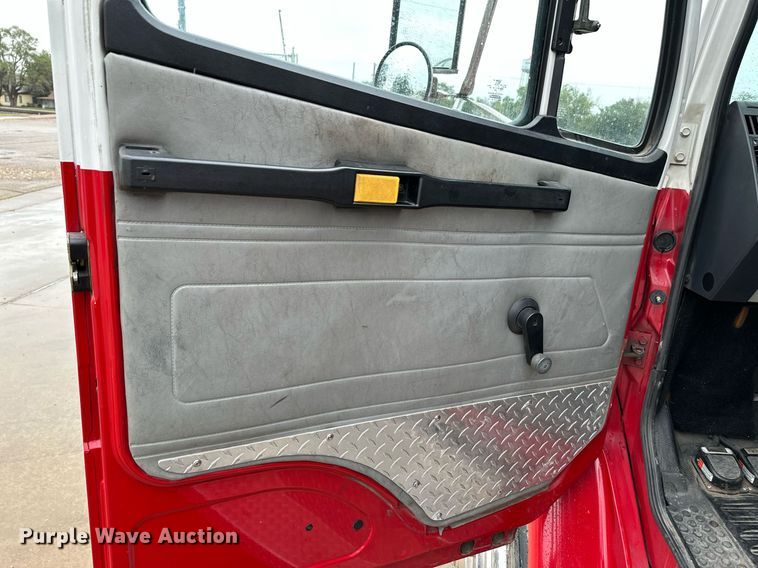 image for item NX9737 1999 Freightliner FL106  pumper fire truck