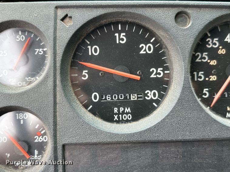 image for item NX9737 1999 Freightliner FL106  pumper fire truck