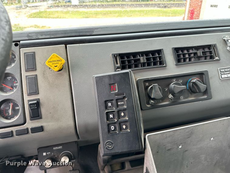 image for item NX9737 1999 Freightliner FL106  pumper fire truck