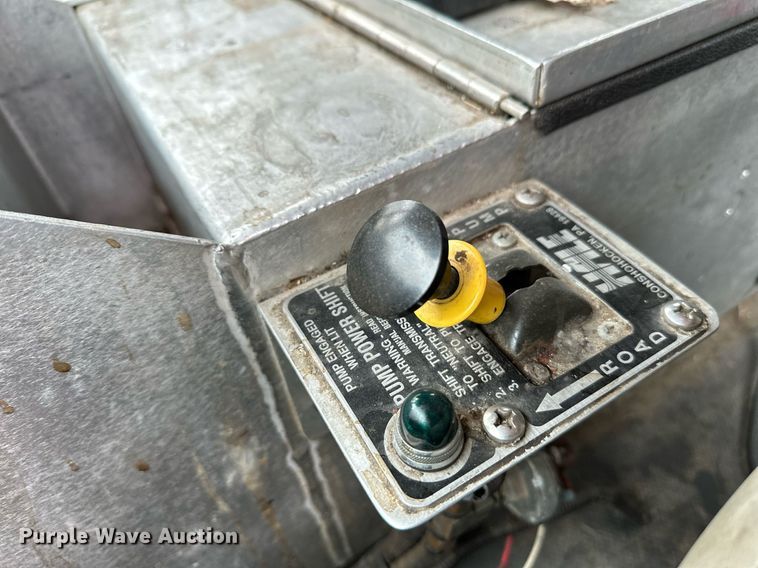 image for item NX9737 1999 Freightliner FL106  pumper fire truck