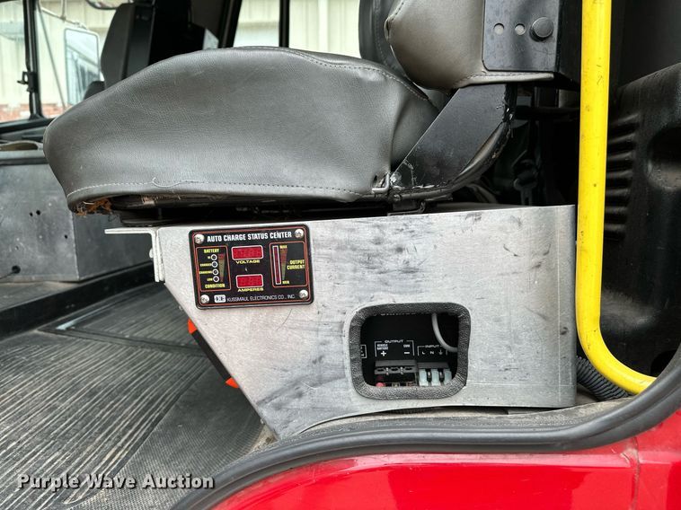 image for item NX9737 1999 Freightliner FL106  pumper fire truck