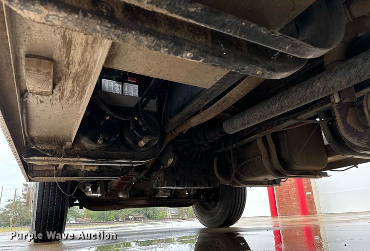 image for item NX9737 1999 Freightliner FL106  pumper fire truck