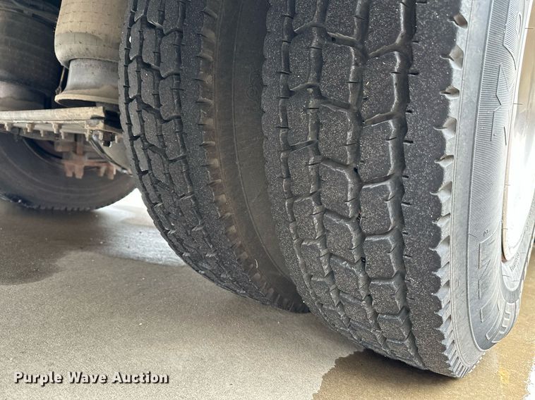 image for item NX9737 1999 Freightliner FL106  pumper fire truck