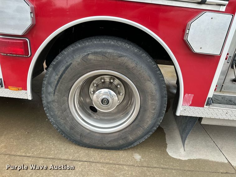 image for item NX9737 1999 Freightliner FL106  pumper fire truck